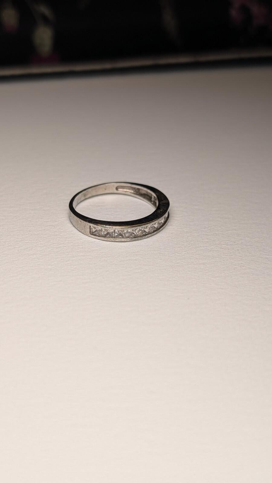 Vintage Sterling Silver CZ Gemstones Band Ring | Size Q | 925 Silver - Image 6