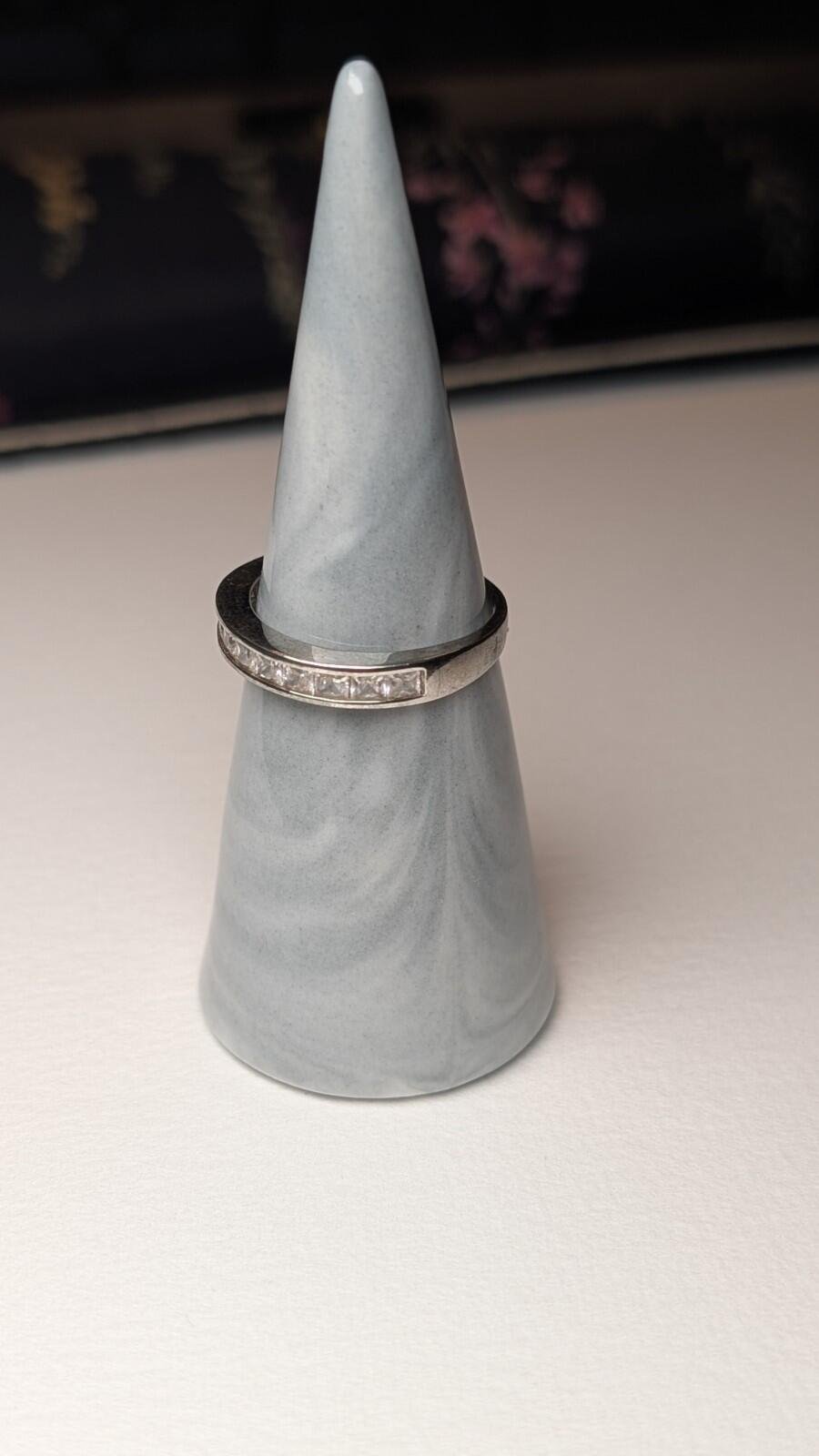 Vintage Sterling Silver CZ Gemstones Band Ring | Size Q | 925 Silver - Image 8