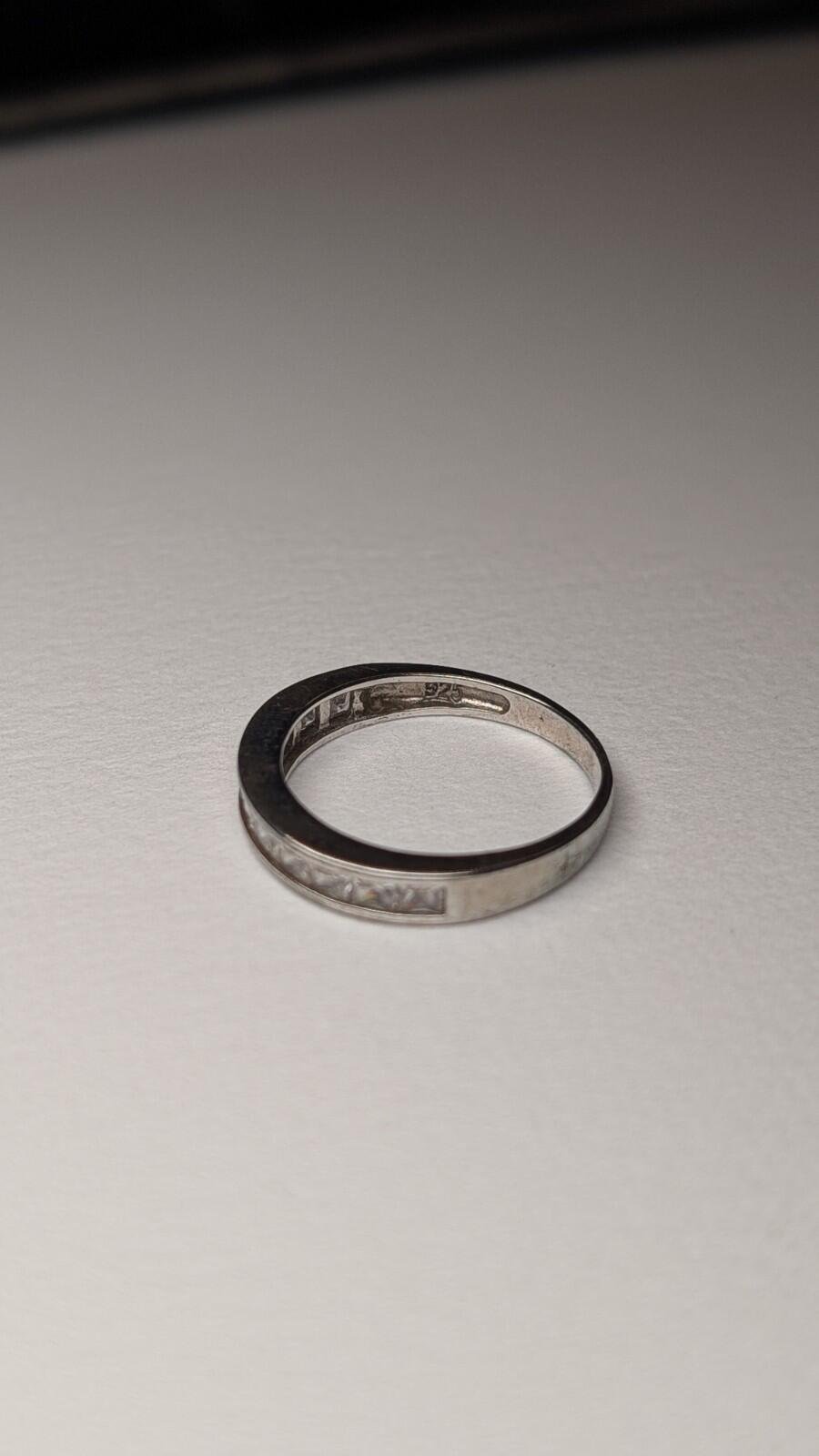 Vintage Sterling Silver CZ Gemstones Band Ring | Size Q | 925 Silver - Image 9