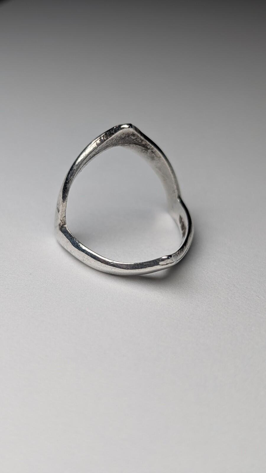 Vintage Sterling Silver 1976 Wishbone Chevron Ring | Size O 1/2 | 925 Silver - Image 6