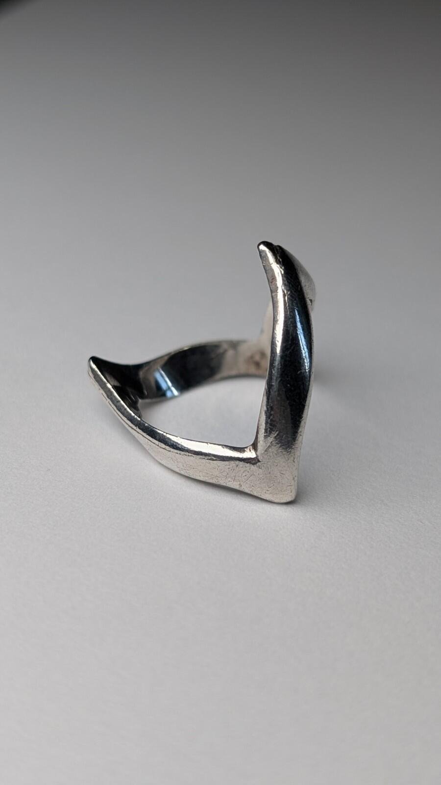 Vintage Sterling Silver 1976 Wishbone Chevron Ring | Size O 1/2 | 925 Silver - Image 9