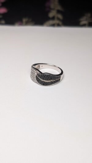 Vintage Sterling Silver Black & White CZ Cluster Leaf Ring | Size L 1/2 | 925