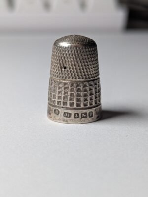 Vintage 1939 Sterling Silver Thimble Squares & Dots Design | Weight: 2.86g