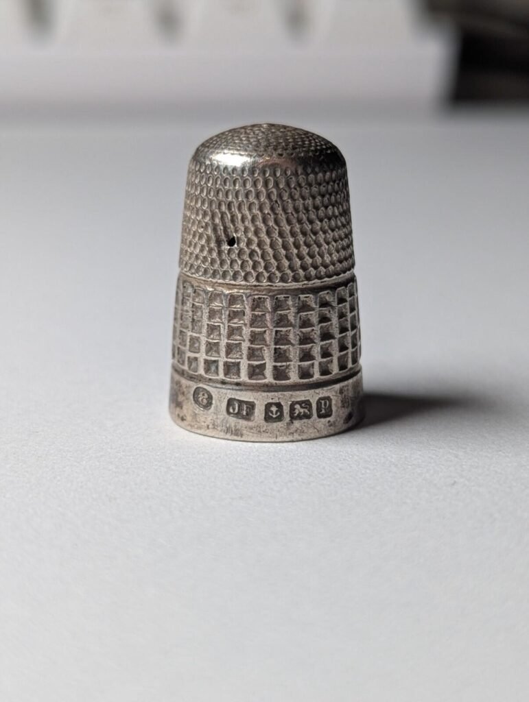 Vintage 1939 Sterling Silver Thimble Squares & Dots Design | Weight: 2.86g