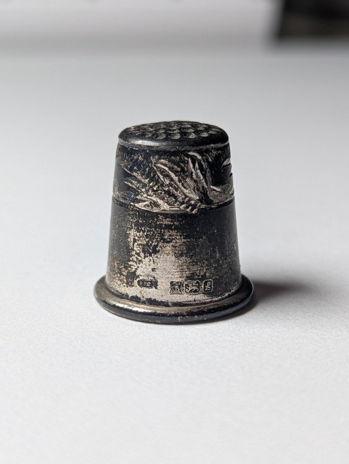 Vintage Sterling Silver 1985 Thimble Leaves & Dots Design | Weight: 2.49g