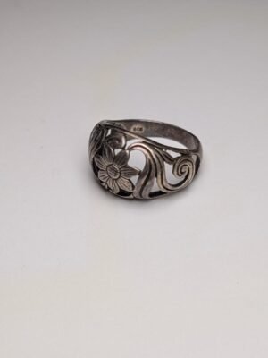 Vintage Sterling Silver Flower Floral Swirl Dome Ring | P 1/2 | 925 Silver