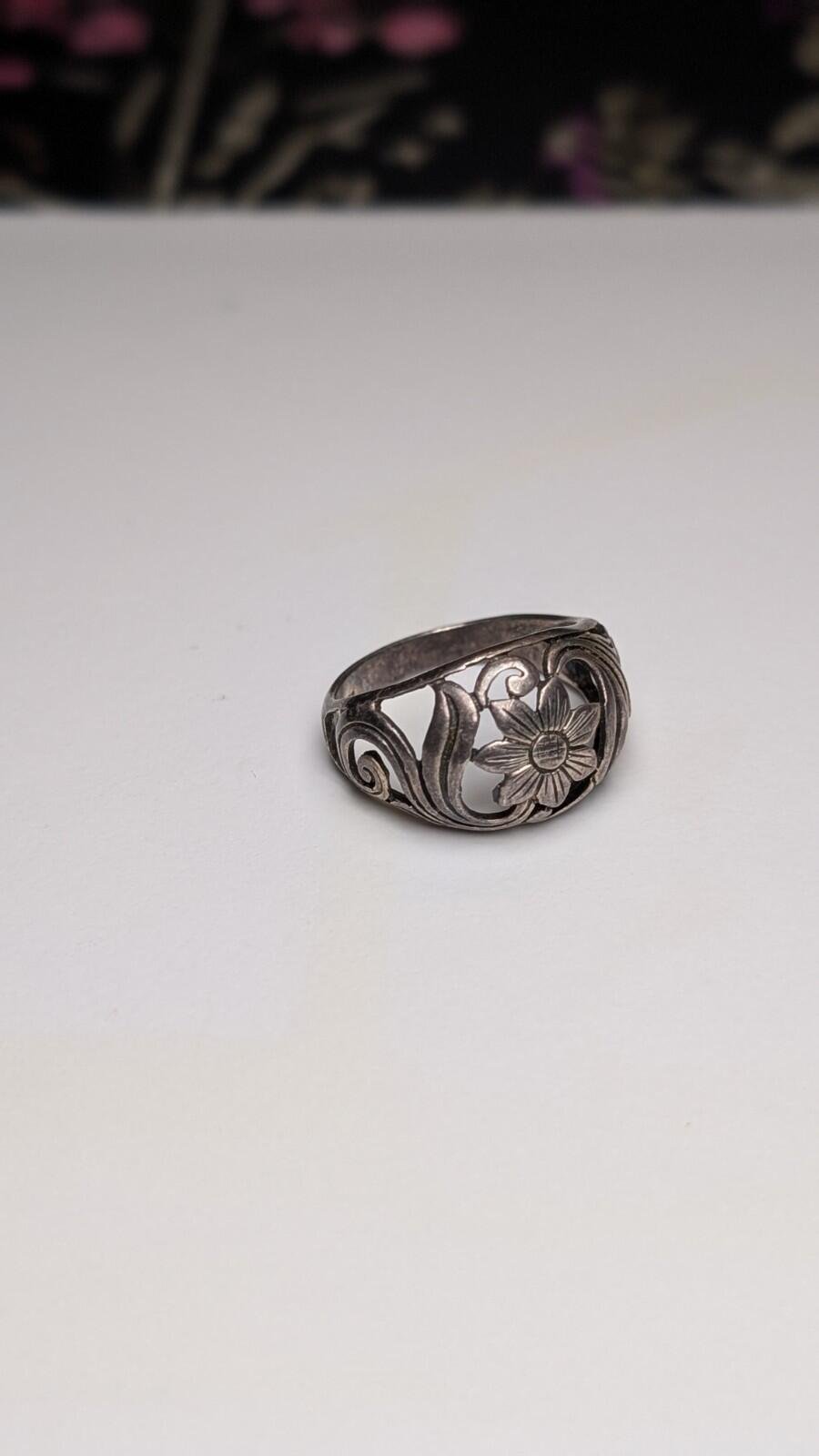 Vintage Sterling Silver Flower Floral Swirl Dome Ring | P 1/2 | 925 Silver - Image 2