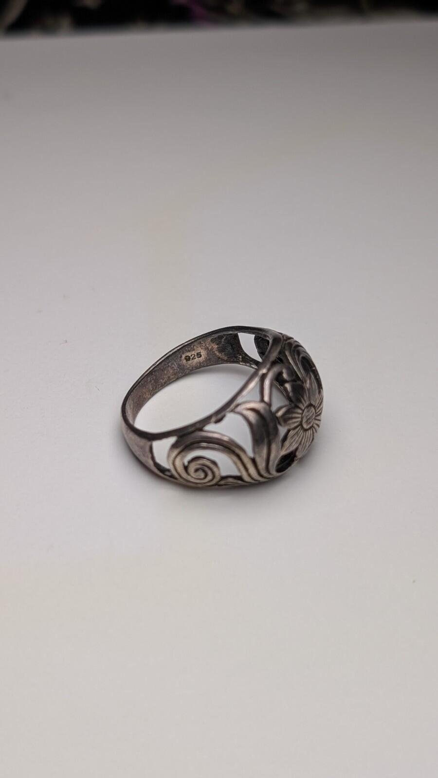 Vintage Sterling Silver Flower Floral Swirl Dome Ring | P 1/2 | 925 Silver - Image 3