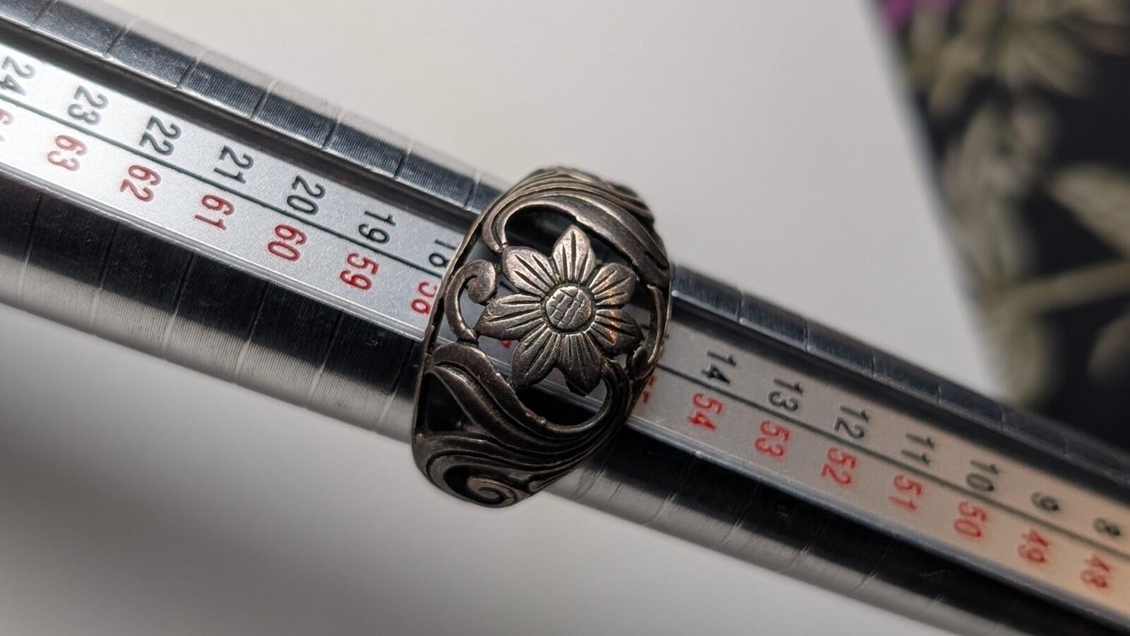 Vintage Sterling Silver Flower Floral Swirl Dome Ring | P 1/2 | 925 Silver - Image 7