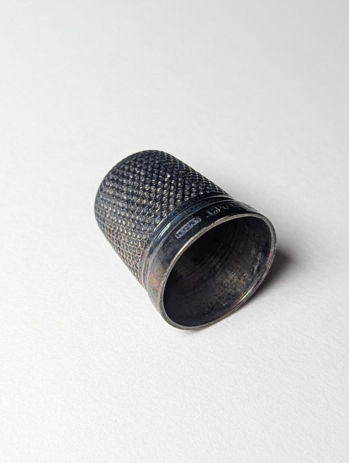 Antique Sterling Silver 1895 Thimble Dots/Honeycomb Design | Weight: 3.14g - Image 2