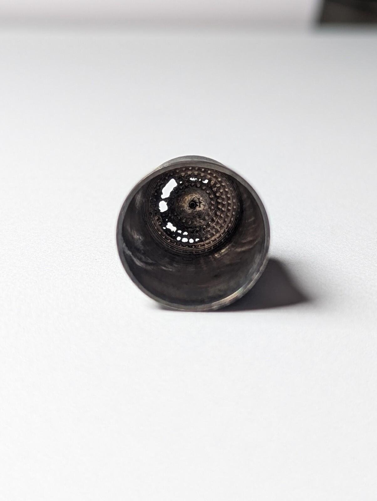 Antique Sterling Silver 1895 Thimble Dots/Honeycomb Design | Weight: 3.14g - Image 4