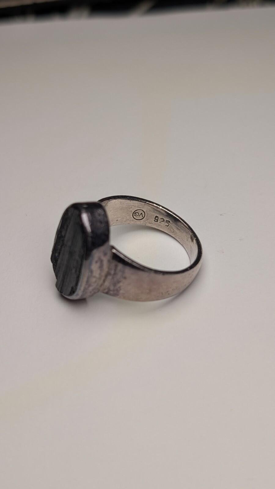 Vintage Sterling Silver Rough Black Tourmaline Gemstone Ring | Size O 1/2 | 925 - Image 4