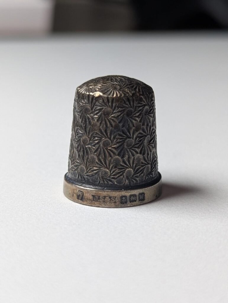 Antique Sterling Silver 1921 Thimble Floral Design | Weight: 3.00g