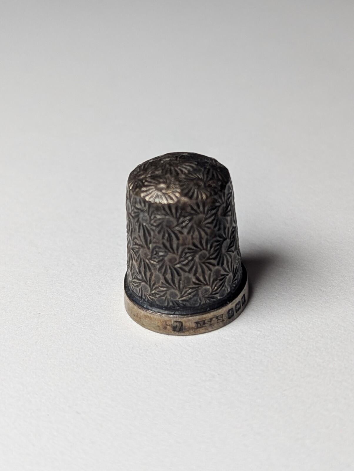 Antique Sterling Silver 1921 Thimble Floral Design | Weight: 3.00g - Image 3