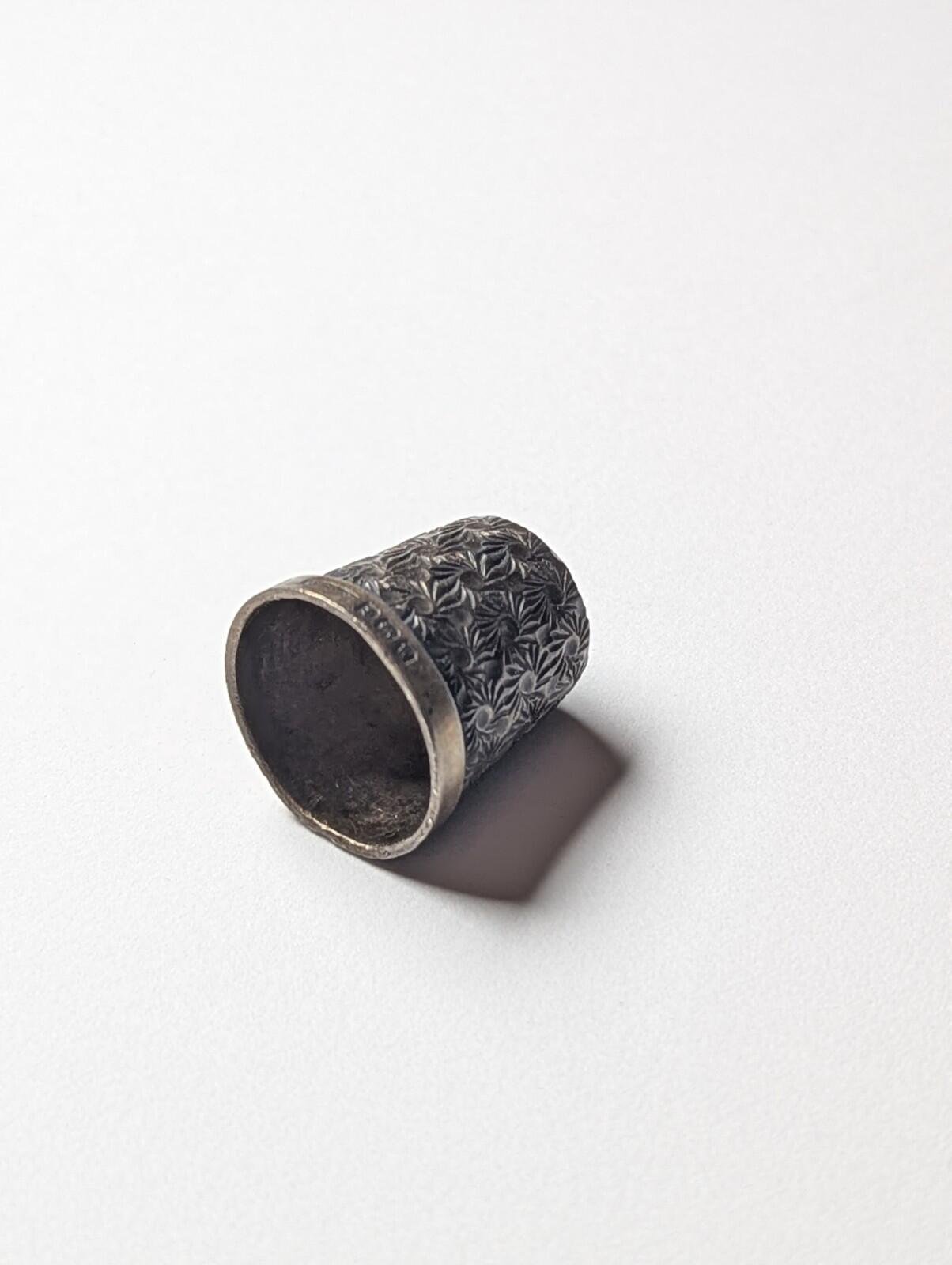Antique Sterling Silver 1921 Thimble Floral Design | Weight: 3.00g - Image 4