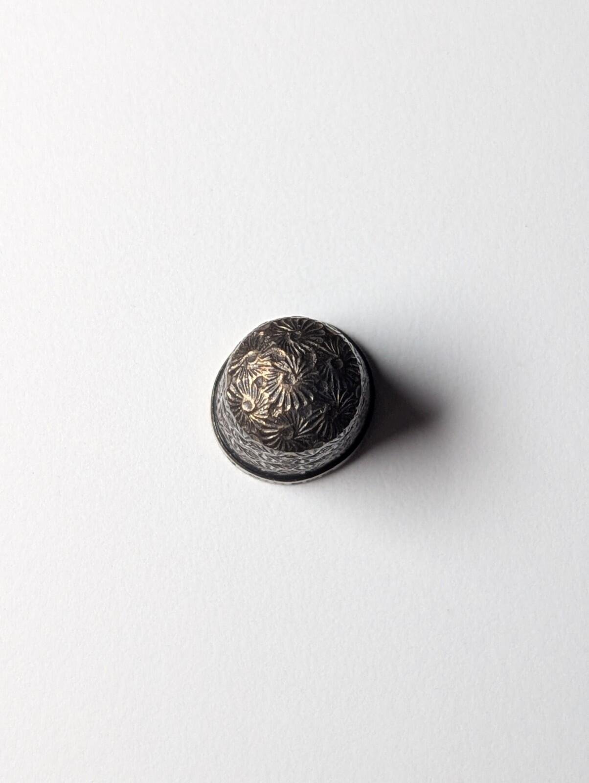 Antique Sterling Silver 1921 Thimble Floral Design | Weight: 3.00g - Image 6