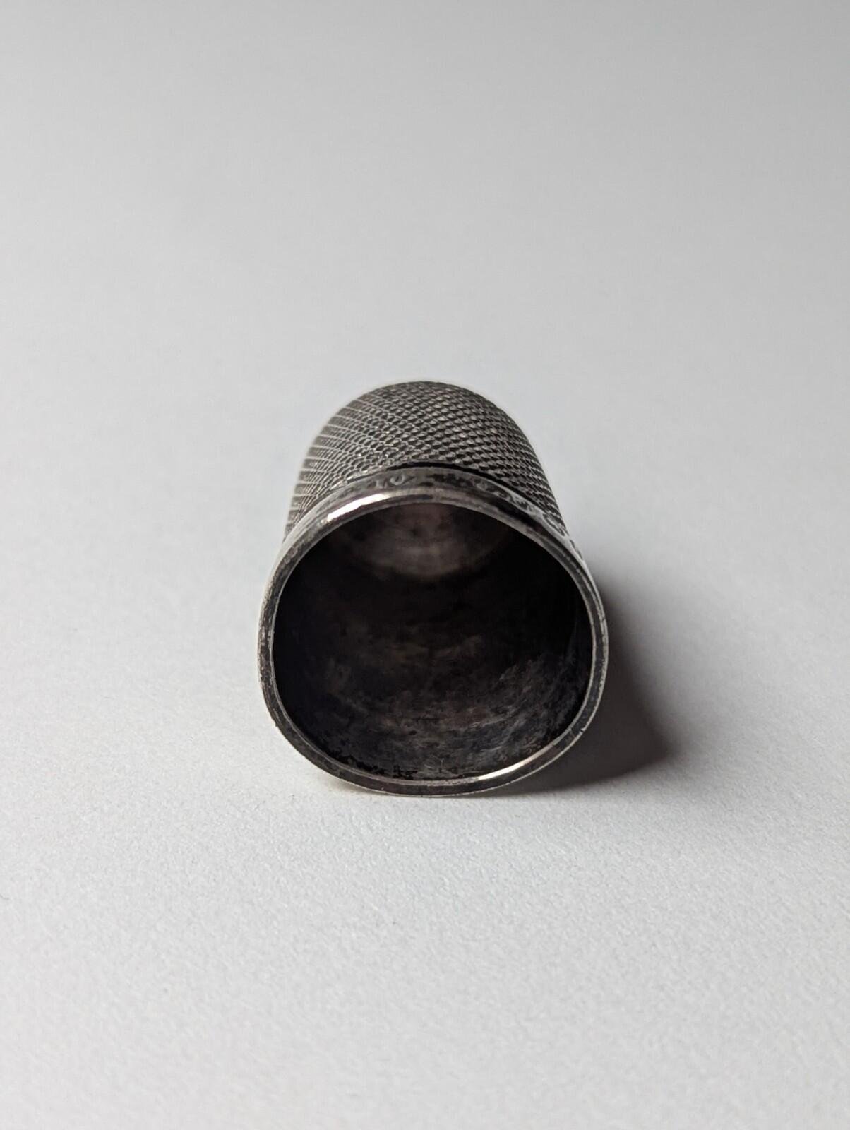 Antique Sterling Silver 1893 Thimble Dots Design | Weight: 2.74g - Image 4