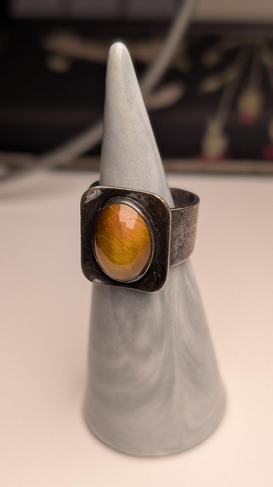 Vintage Sterling Silver 1970 Men's Tigers Eye Ring | Size J 1/2 (Resizable) - Image 3