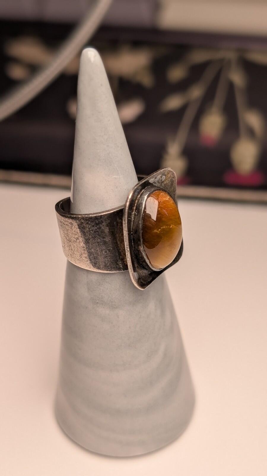 Vintage Sterling Silver 1970 Men's Tigers Eye Ring | Size J 1/2 (Resizable) - Image 5
