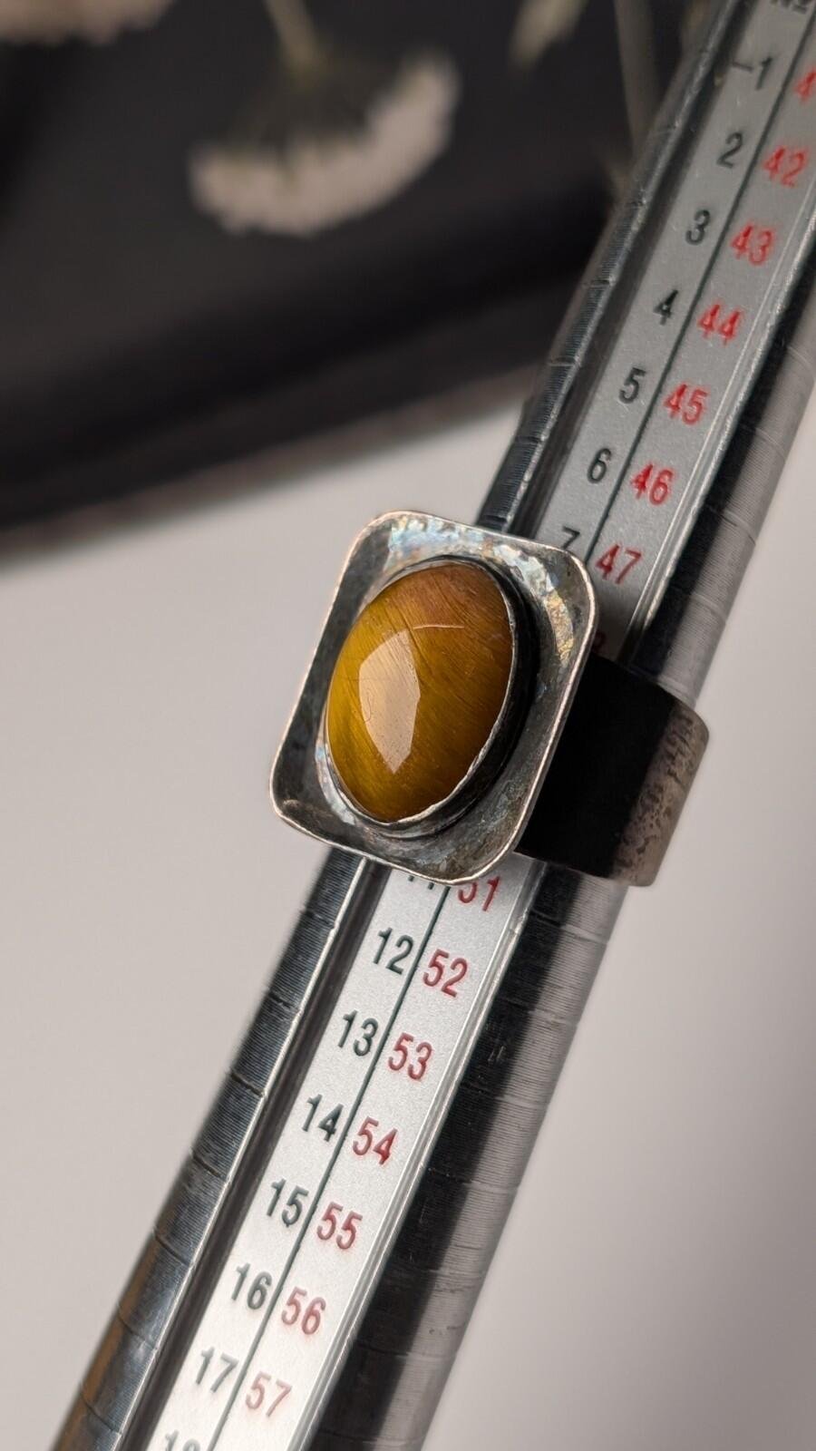 Vintage Sterling Silver 1970 Men's Tigers Eye Ring | Size J 1/2 (Resizable) - Image 7