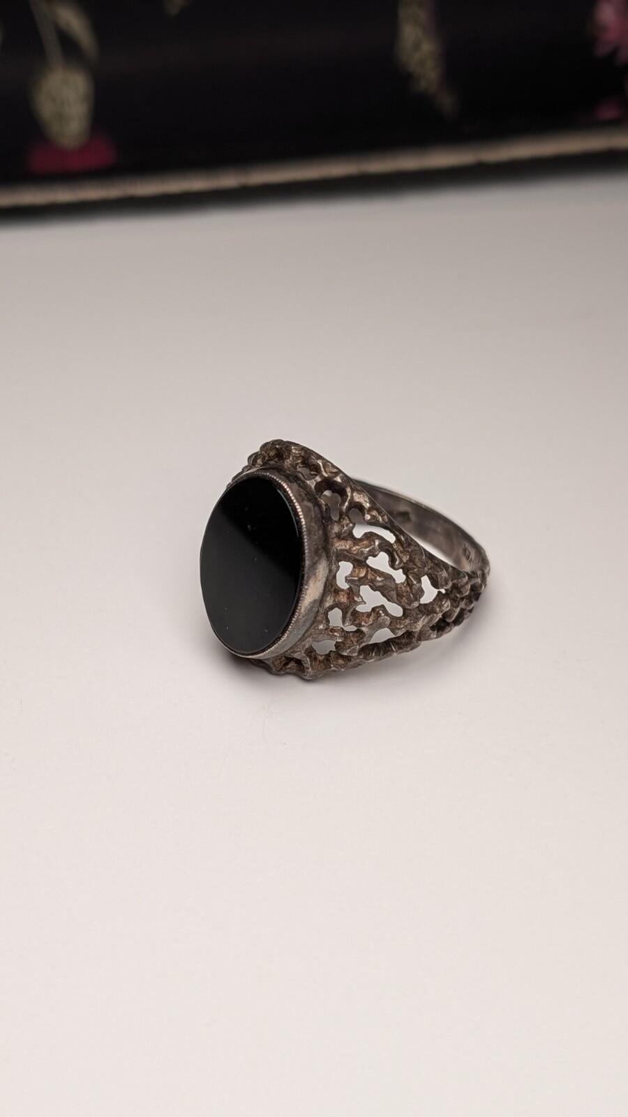 Vintage Sterling Silver 1975 Men's Flat Faced Black Onyx Signet Ring | Size S - Image 2