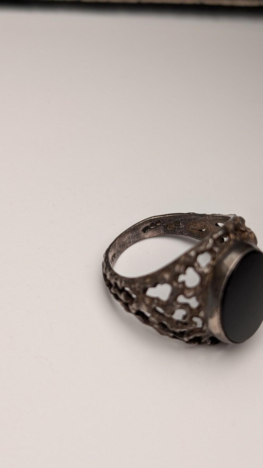 Vintage Sterling Silver 1975 Men's Flat Faced Black Onyx Signet Ring | Size S - Image 4