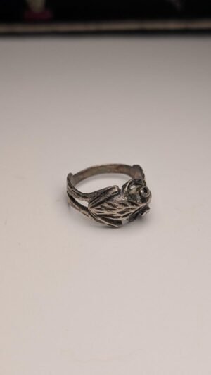 Vintage Sterling Silver Leaf Frog With Gemstone Eyes Ring | I 1/2 | 925 Silver