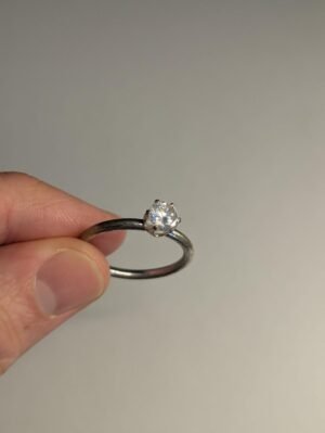 Costume Jewellery Solitaire Style Silver Tone Ring Size S 1/2