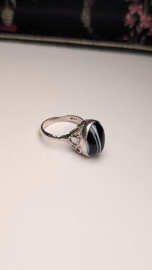 Vintage Sterling Silver 1976 London Black / White Banded Agate Ring | Size M
