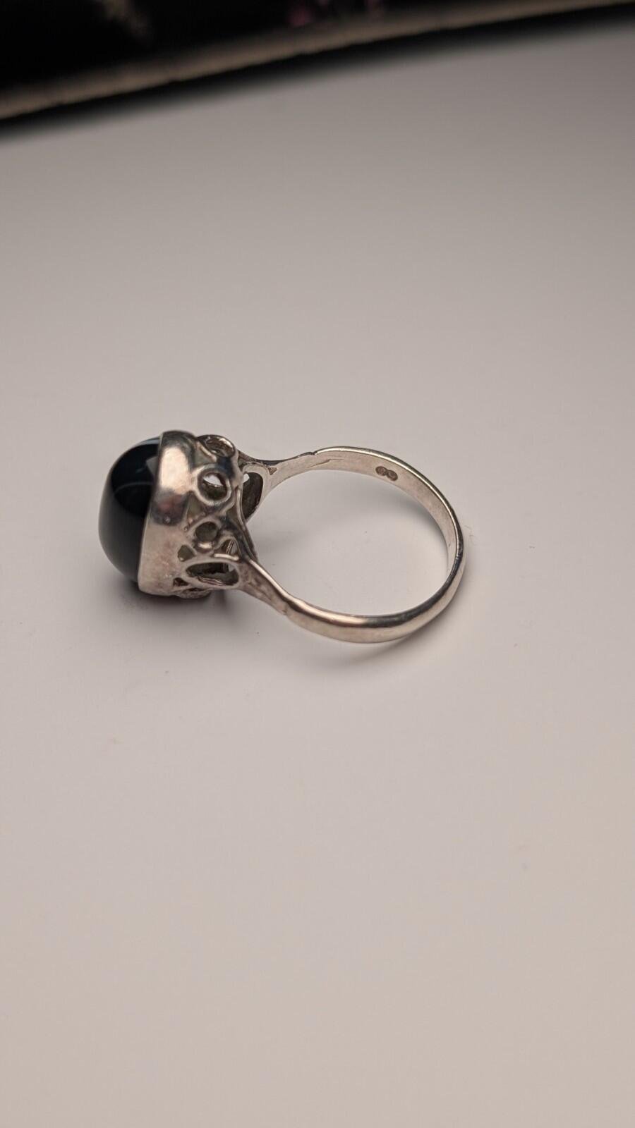 Vintage Sterling Silver 1976 London Black / White Banded Agate Ring | Size M - Image 4