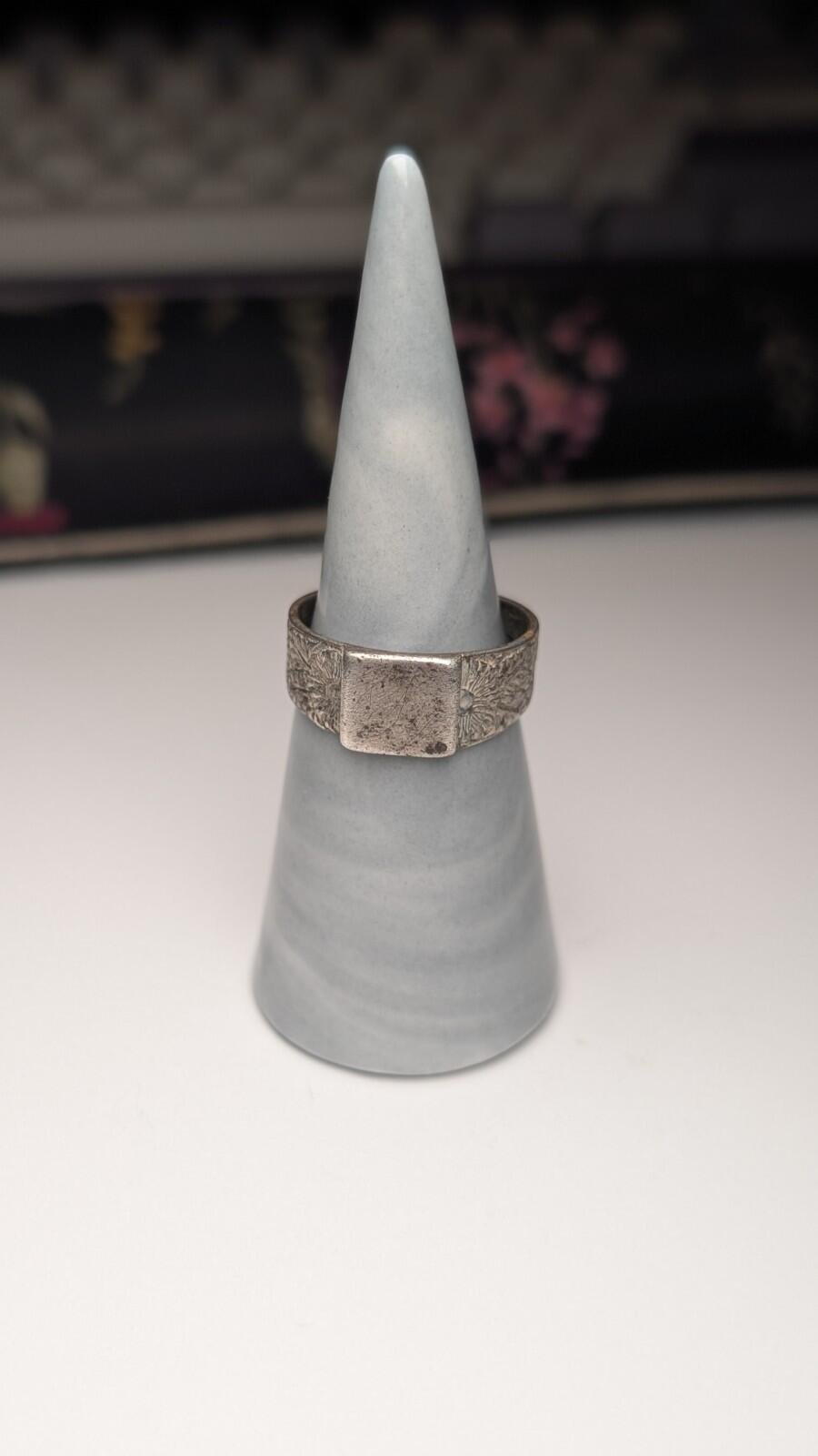 Antique Sterling Silver 1888 Men's Etched Signet Ring | Size R 1/2 | 925 Silver - Image 4