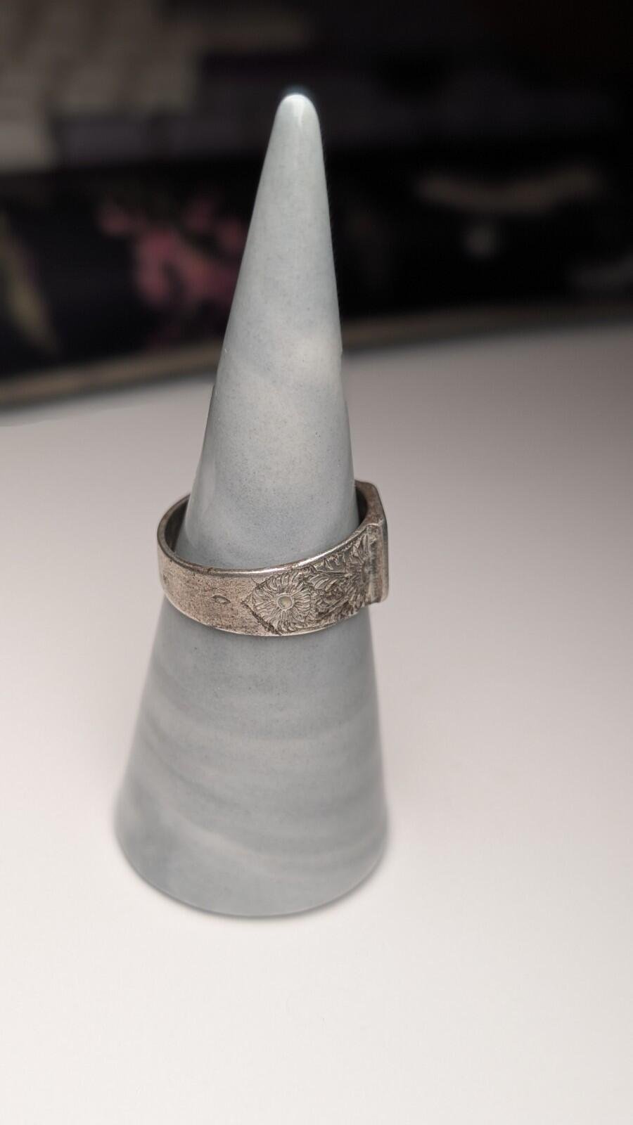 Antique Sterling Silver 1888 Men's Etched Signet Ring | Size R 1/2 | 925 Silver - Image 10