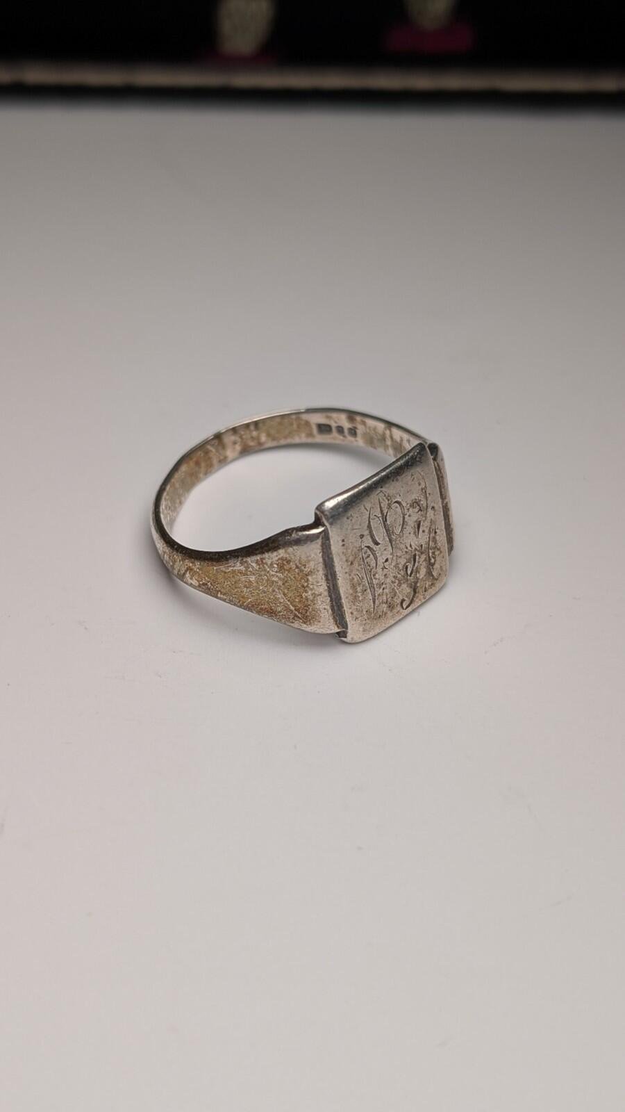 Vintage Sterling Silver 1986 Men's Etched Signet Ring | Size V 1/2 | 925 Silver - Image 2