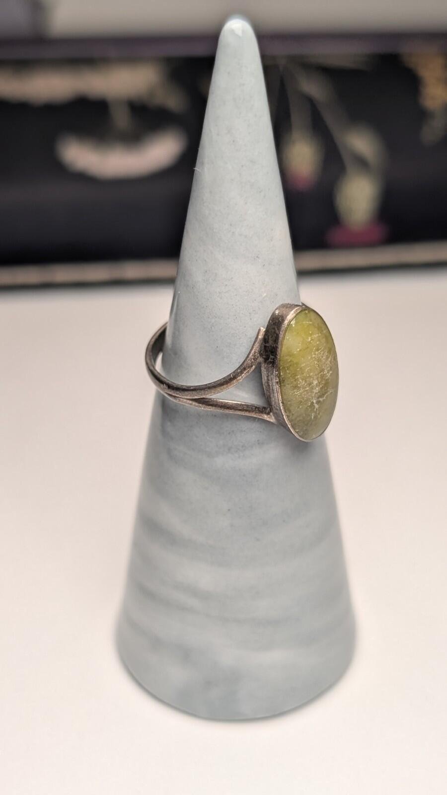 Vintage Sterling Silver Yellow Serpentine Ring | Size K 1/2 | 925 Silver - Image 6