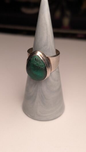 Vintage Sterling Silver Green Gemstone Teardrop Ring | Size N 1/2 | 925 Silver