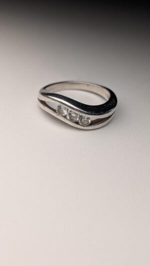 Vintage Sterling Silver 3 Stone Trilogy Clear Gemstone Ring | Size O | 925
