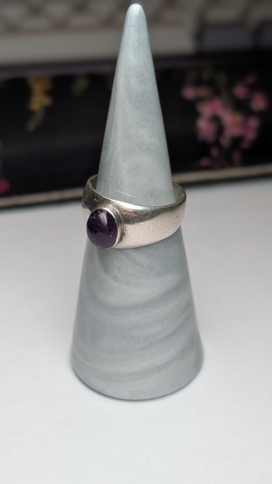 Vintage Sterling Silver Purple Amethyst Ring | Size O | 925 Silver - Image 2
