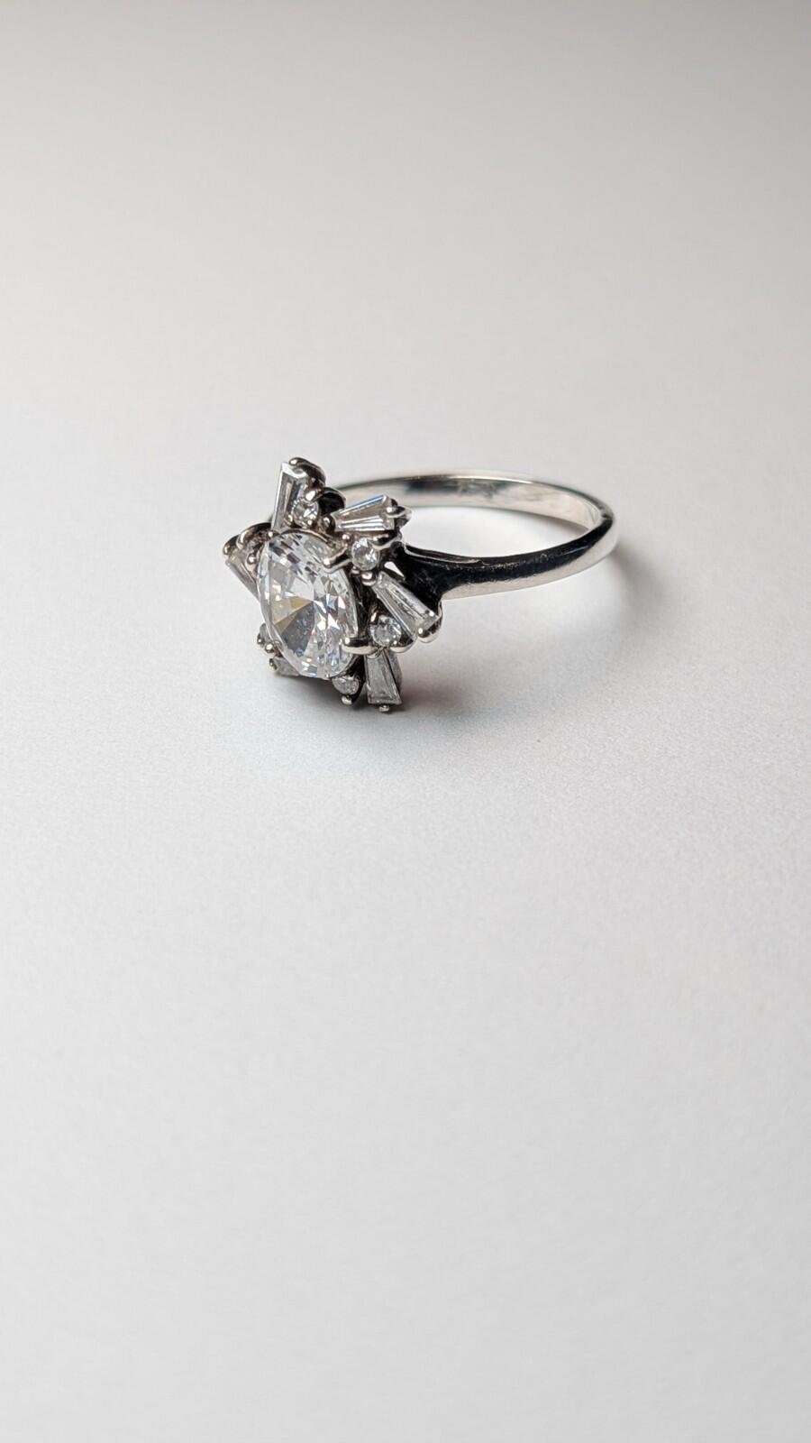 Vintage Sterling Silver Clear DQCZ Morea Halo Statement Ring | Size R | 925 - Image 4
