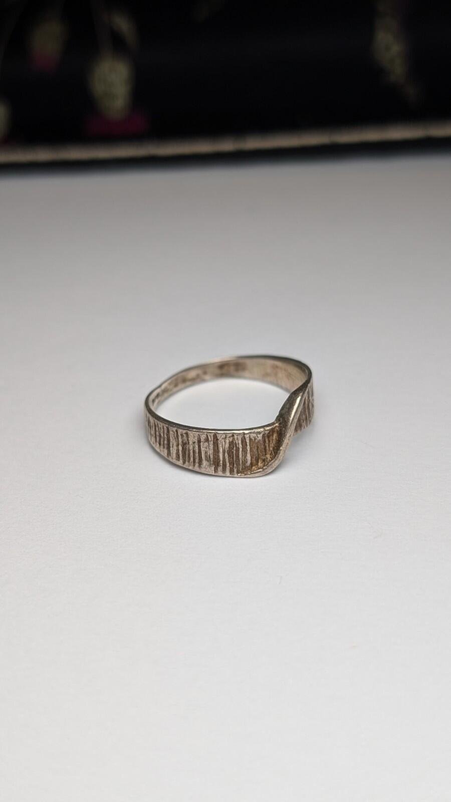 Vintage Sterling Silver Modernist Wave Band Ring | Size N | 925 Silver - Image 2