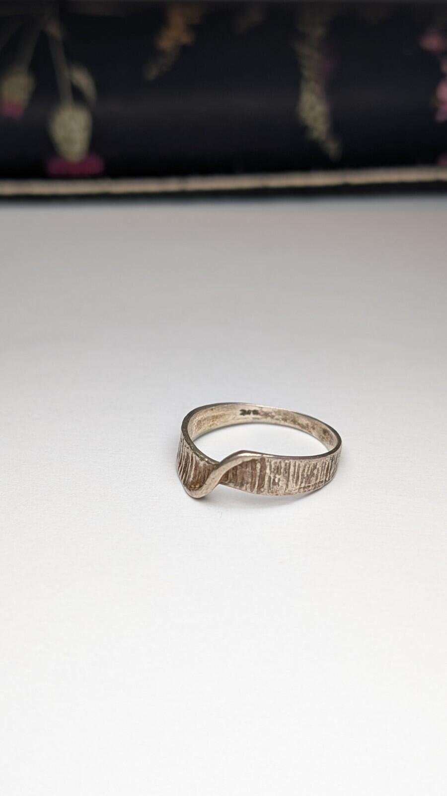 Vintage Sterling Silver Modernist Wave Band Ring | Size N | 925 Silver - Image 6