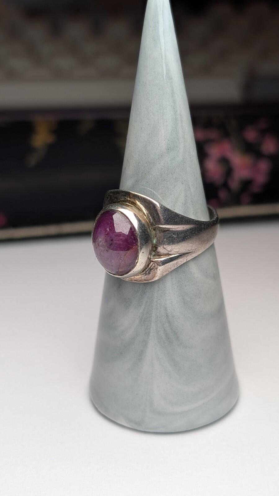 Vintage Sterling Silver Star Ruby Ring | Size Q | 925 Silver - Image 7