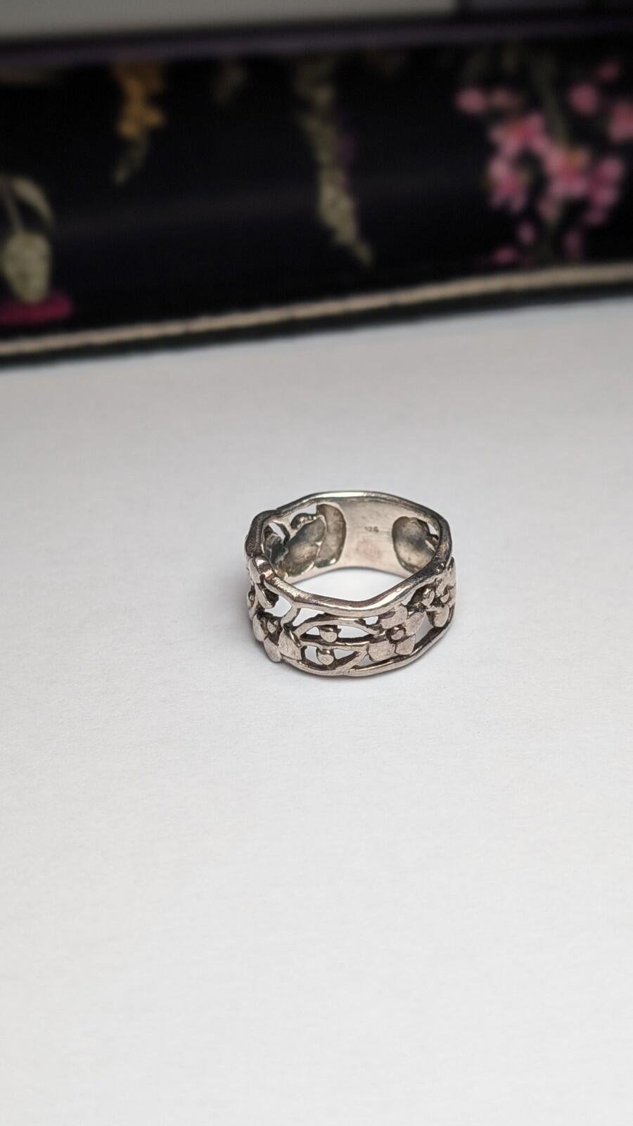 Vintage Sterling Silver Openwork Floral Flowers Ring | Size P 1/2 | 925 Silver - Image 2