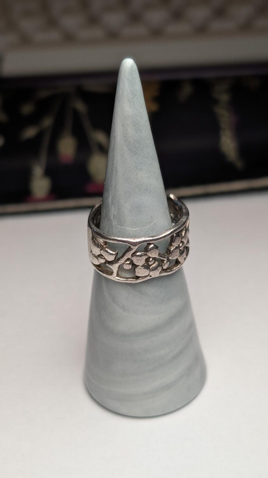 Vintage Sterling Silver Openwork Floral Flowers Ring | Size P 1/2 | 925 Silver - Image 6