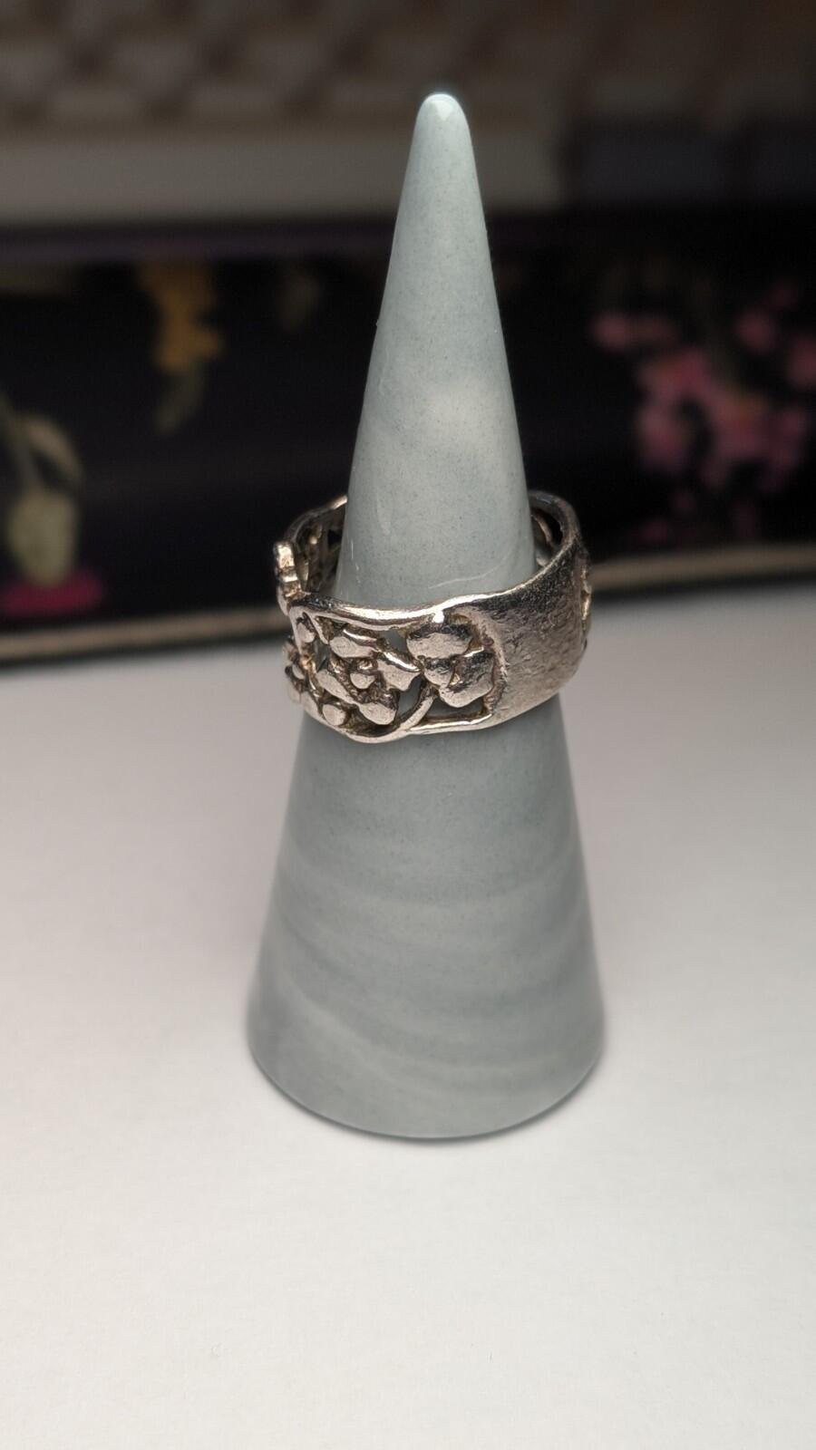 Vintage Sterling Silver Openwork Floral Flowers Ring | Size P 1/2 | 925 Silver - Image 7