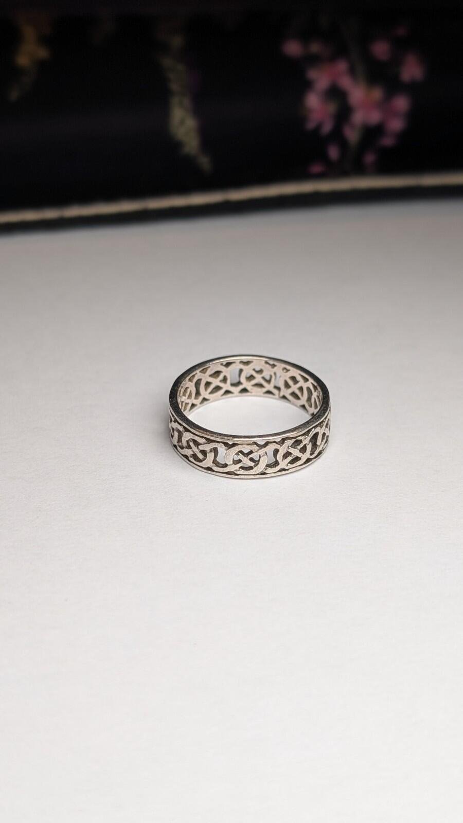 Vintage Sterling Silver Celtic Band Ring | Size R | 925 Silver - Image 2