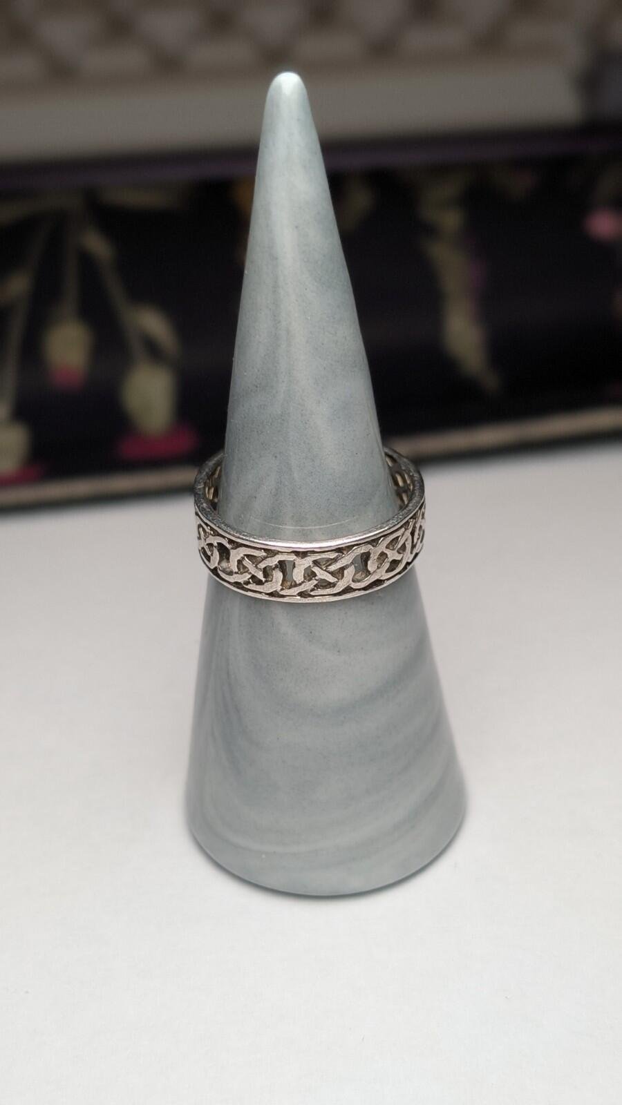 Vintage Sterling Silver Celtic Band Ring | Size R | 925 Silver - Image 3