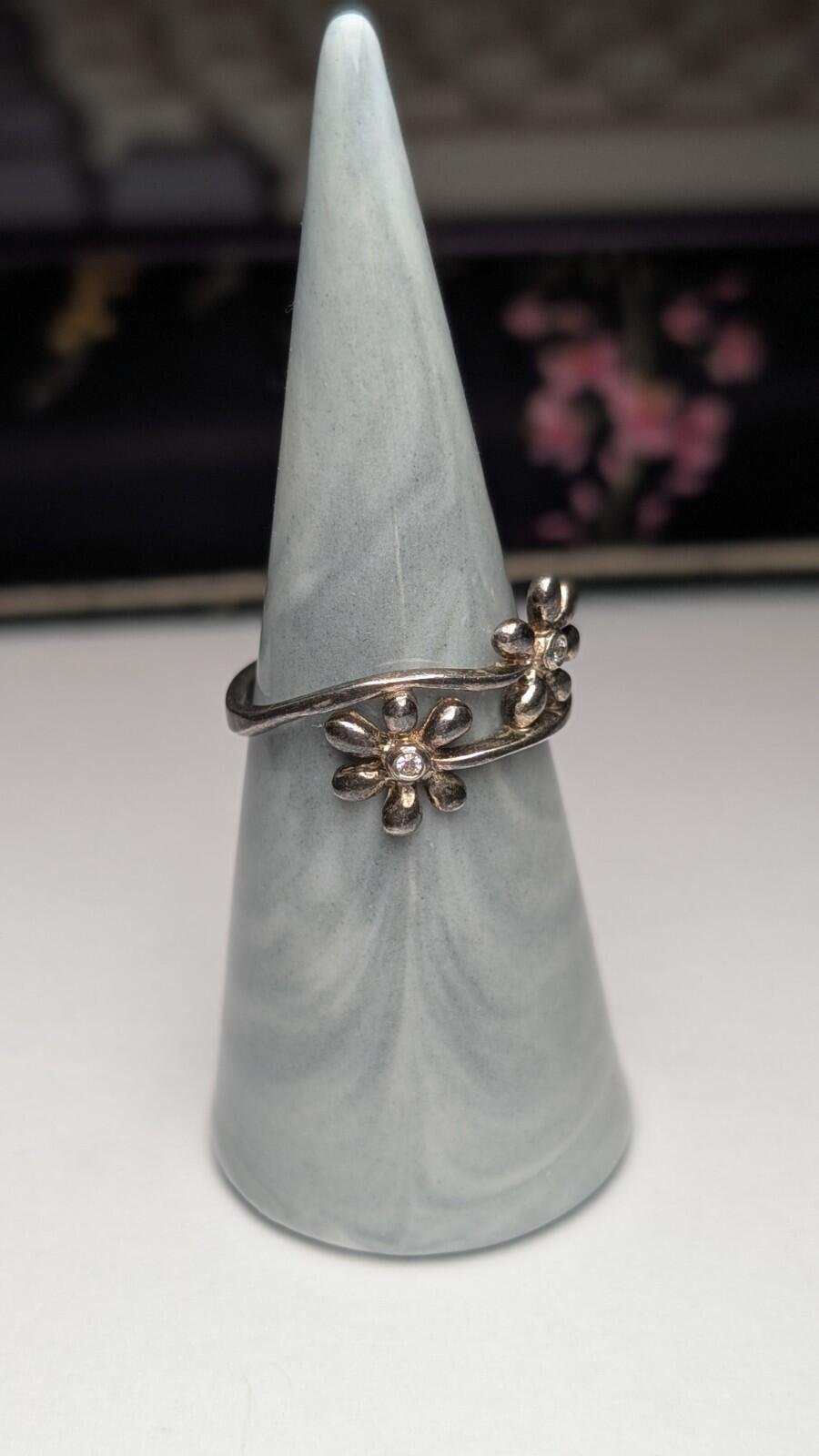 Vintage Sterling Silver Daisy Flower Ring | Size Q | 925 Silver - Image 4