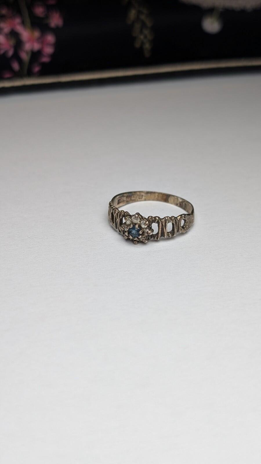 Vintage Sterling Silver 1976 Sapphire Cluster Ring | Size Q 1/2 | Slight Chipped