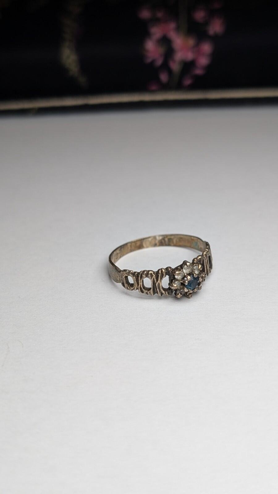 Vintage Sterling Silver 1976 Sapphire Cluster Ring | Size Q 1/2 | Slight Chipped - Image 2