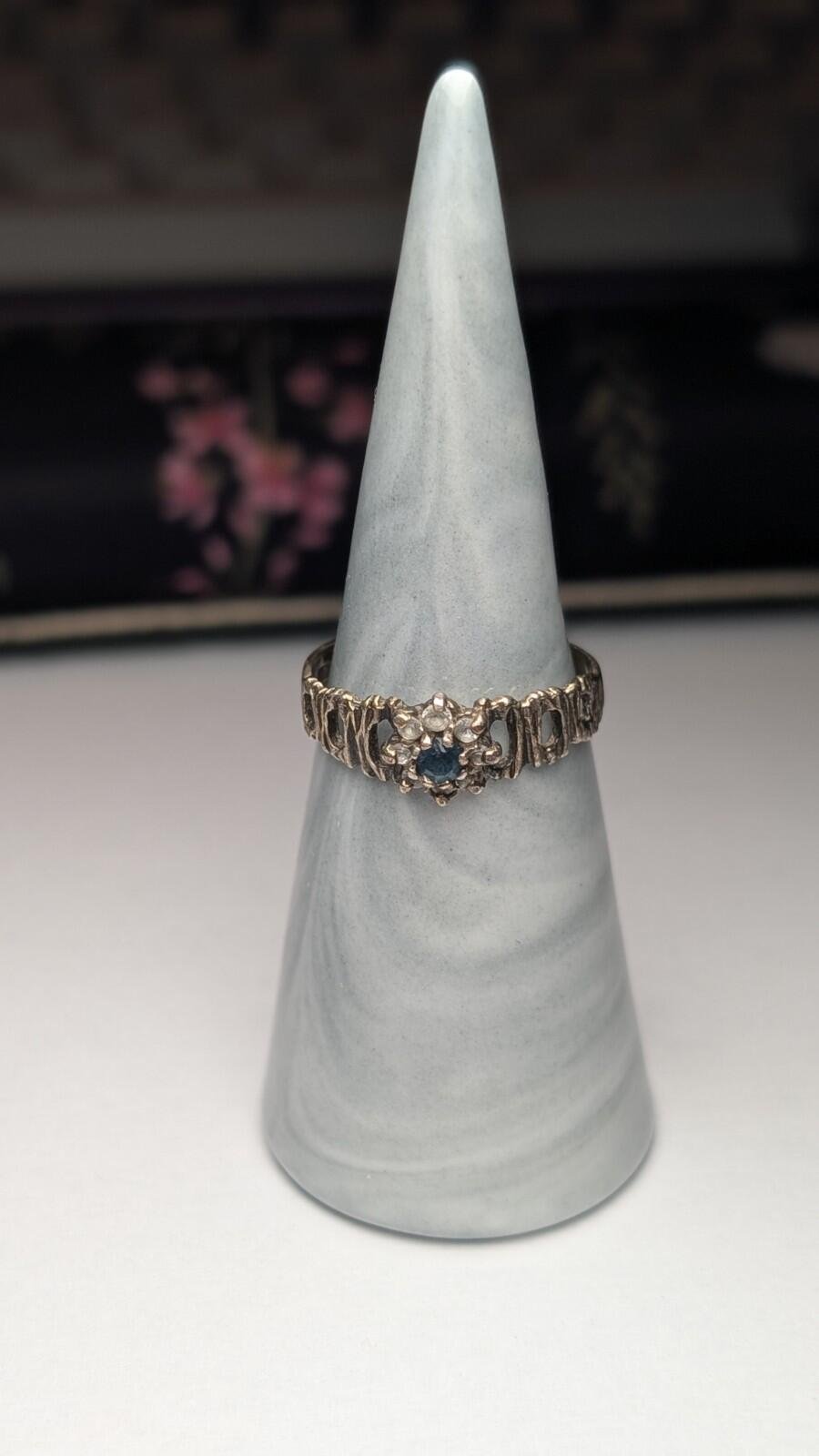 Vintage Sterling Silver 1976 Sapphire Cluster Ring | Size Q 1/2 | Slight Chipped - Image 5